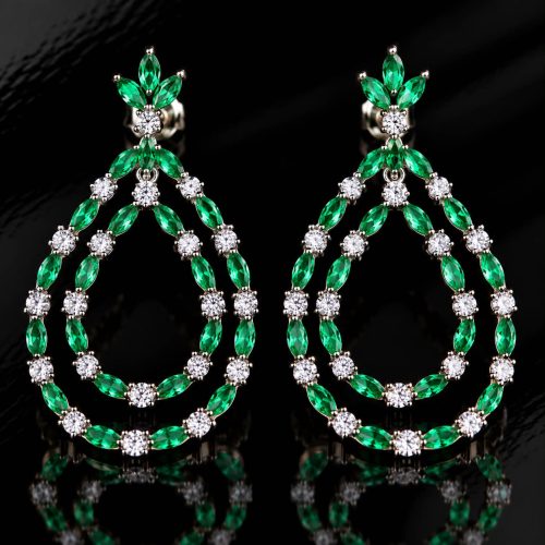 Zilveren oorringen Model Green Drop zilveren oorringen gezet met groene stenen en cubic zirconia