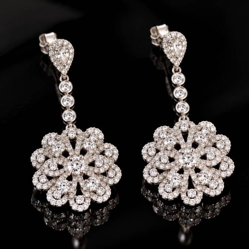 model Brilliant zilveren oorringen zilveren oorbellen gezet met cubic zirconia