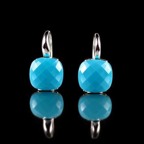 model Adrina oorringen in zilver turkoois steen