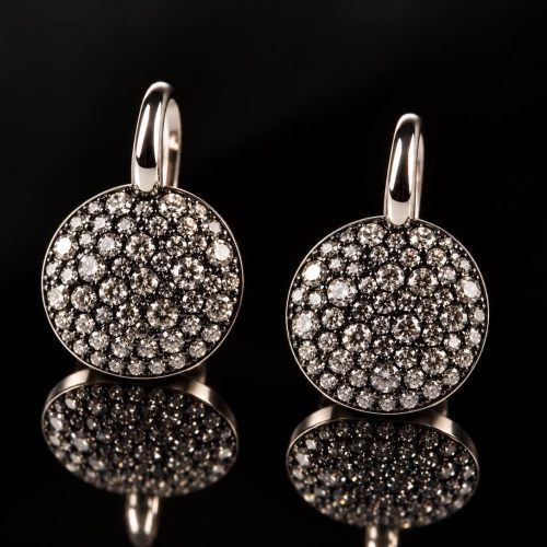 model Rondo oorringen in zilver wit
