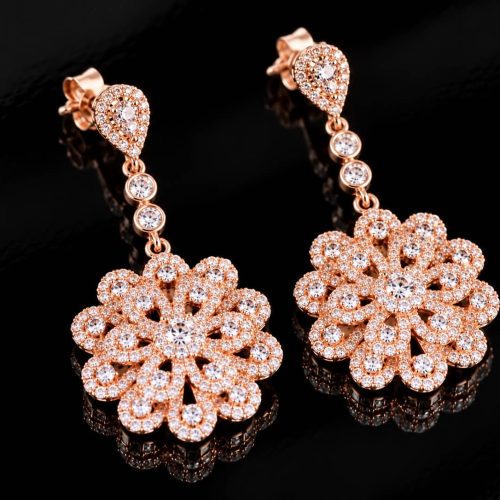 Model Brilliant zilveren oorringen roos goud verguld gezet met cubic zirconia