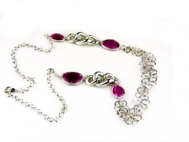 model Chanel collier in brons zilverkleurige schakels en roze stenen - Armband