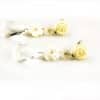 oorringen in wit goud gezet met witte bloem, bloem parelmoer en druppel in bergkristal gefacetteerd - Goud