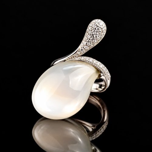 model Drop zilveren ring met grote witte steen