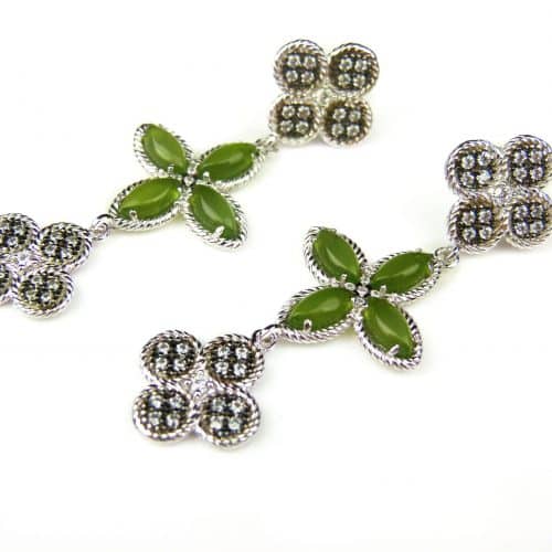 Lange zilveren oorringen oorbellen Model Refined Repitition gezet met kaki groene stenen - Sieraden voor piercings