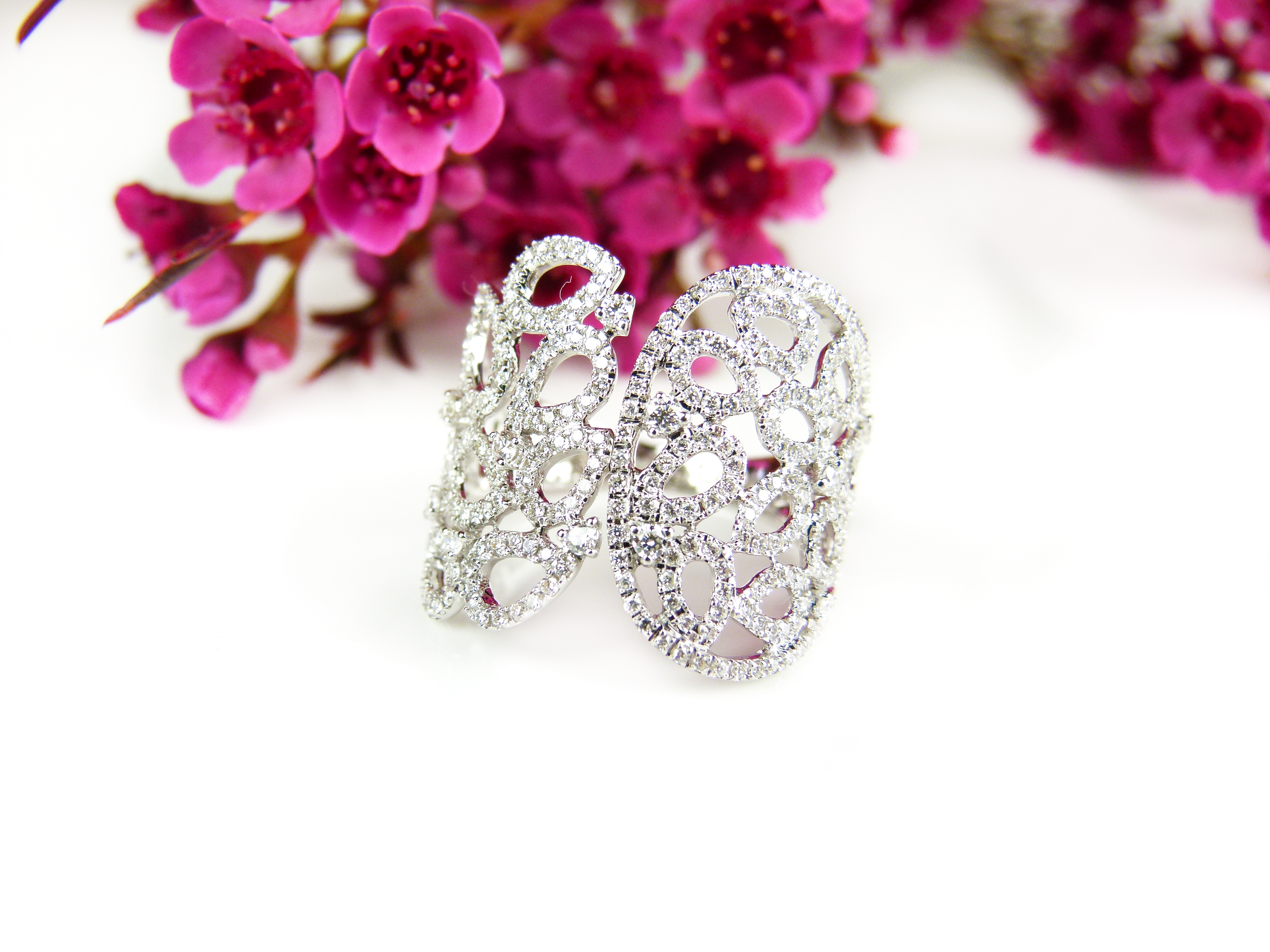 ring in wit goud gezet met diamant