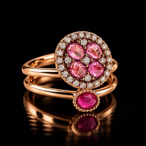 Ring in roos goud gezet met roze saffier, groene saffier, robijn en diamant