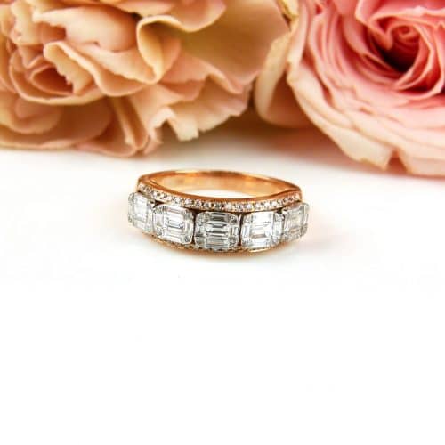 Ring in roos en wit goud gezet met diamant