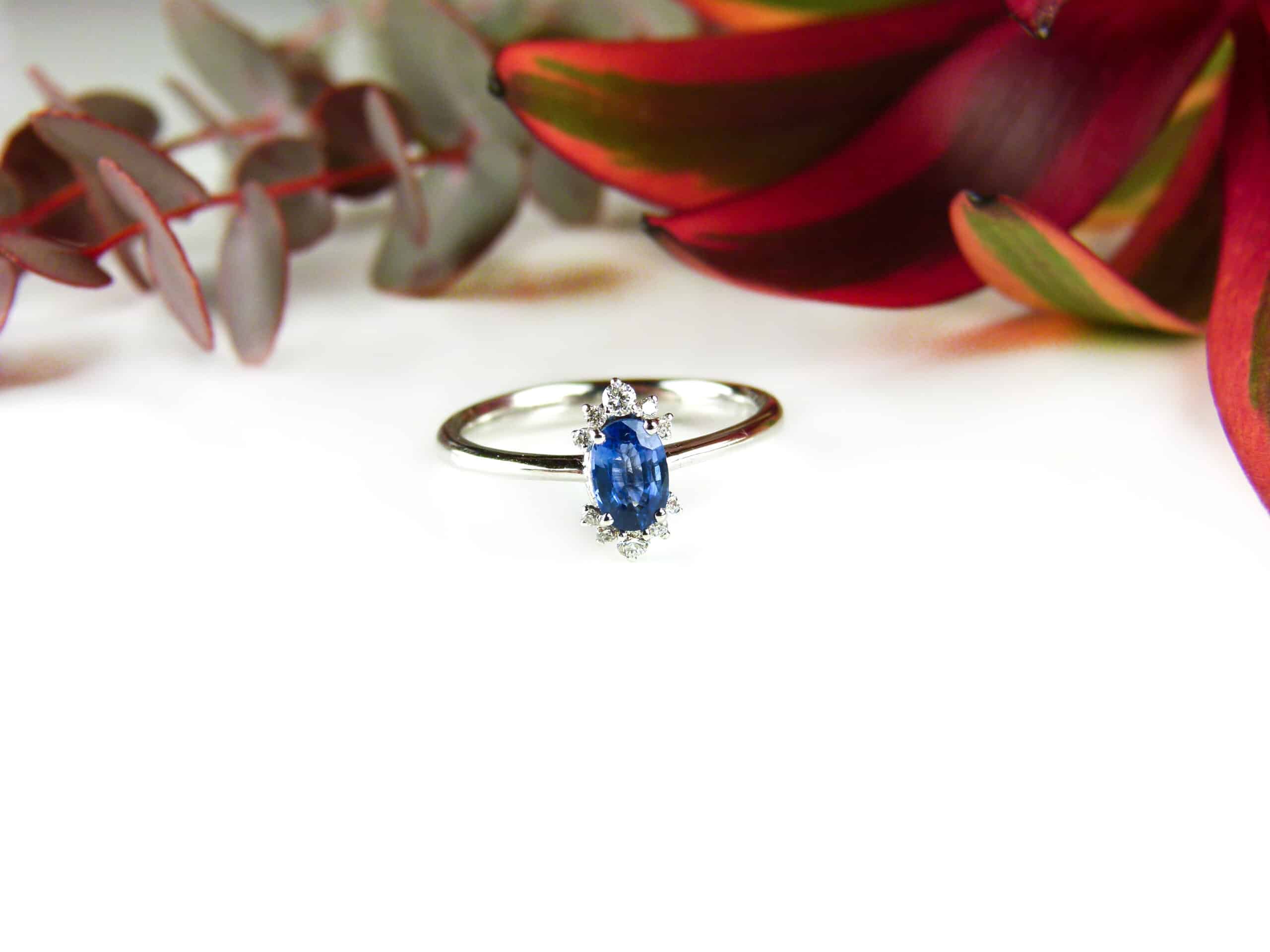 speelplaats baseren doos Koop ring in wit goud gezet met blauwe saffier en diamant van de designer!