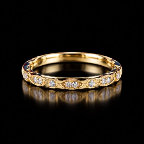 ring in roos goud gezet met diamant