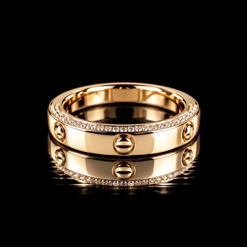 ring in roos goud gezet met diamant