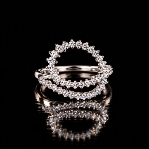 Wit gouden ring met diamanten