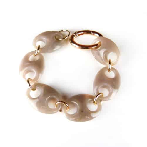 Armband Model Oval met beige acryl schakels