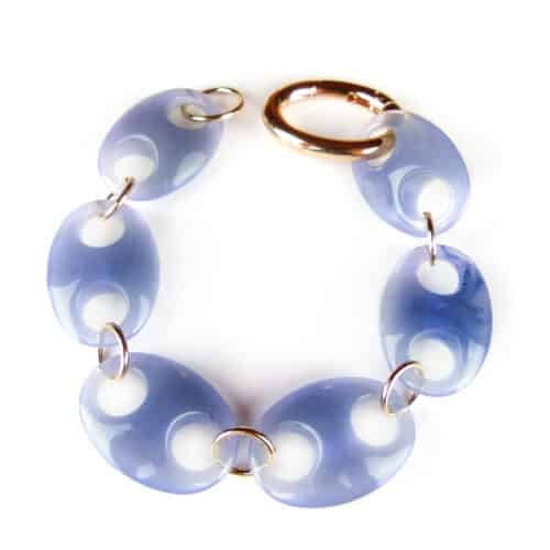 Armband Model Oval met licht blauwe acryl schakels