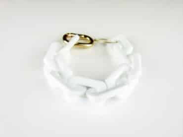 Armband Model Rectangle met witte acryl schakels