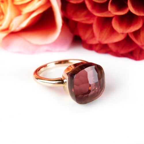 Ring in roos goud gezet met rhodoliet