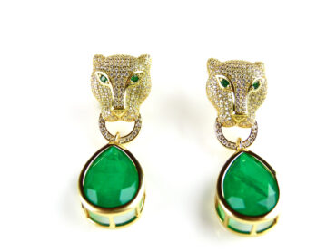 Zilveren oorringen geelgoud verguld panter met groene steen en cubic zirconia