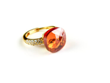 Ring in zilver geelgoud verguld model pomellato groot met roze champagnekleurige steen en cubic zirconia