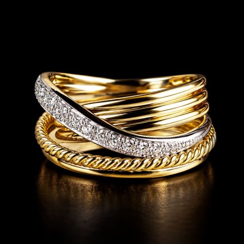 Ring in geel en wit goud gezet met diamant