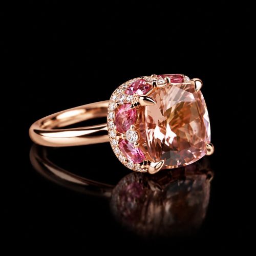 Ring in roos goud gezet met morganiet, roze toermalijnen en diamanten