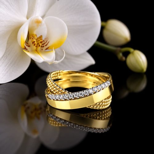 Ring in geel en wit goud gezet met diamant