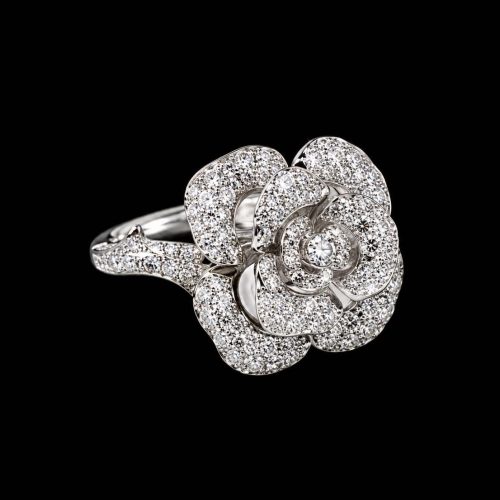 Ring in wit goud bloemvorm gezet met diamant