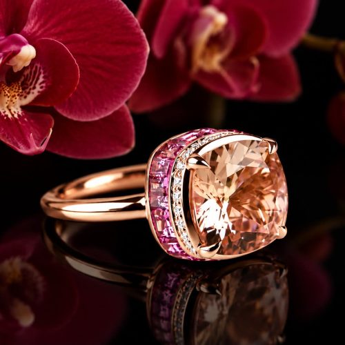 Ring in roos goud gezet met morganiet, roze toermalijnen en diamanten