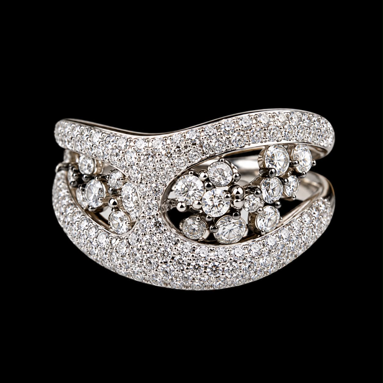 Wit gouden ring gezet met witte en grijze diamanten