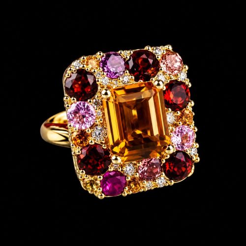 Ring in geel goud gezet met citrien, granaat, roze saffier en diamant