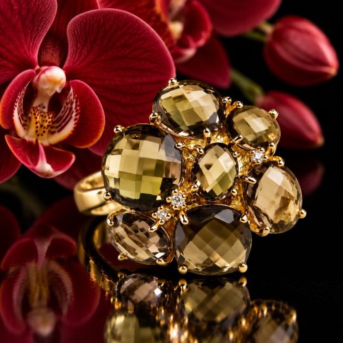 Ring in geel goud gezet met rookkwarts en diamant