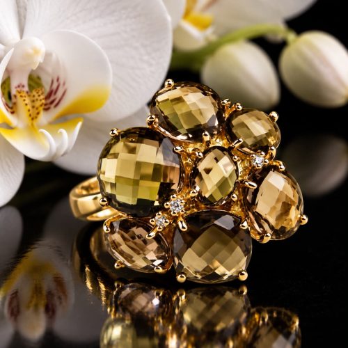 Ring in geel goud gezet met rookkwarts en diamant
