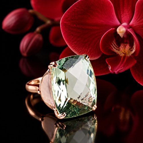 ring in roos goud gezet met groene kwarts en roze kwarts