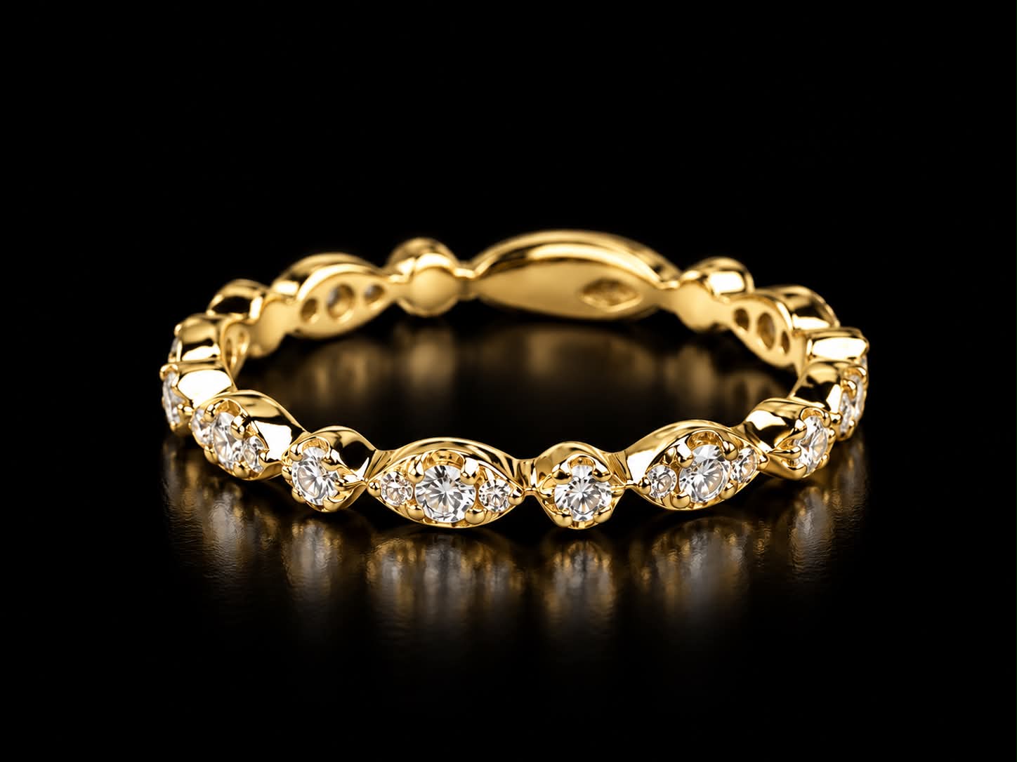 Ring in geelgoud gezet met diamant