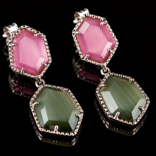 Zilveren oorringen oorbellen Model Hexagon met roze en grijze stenen