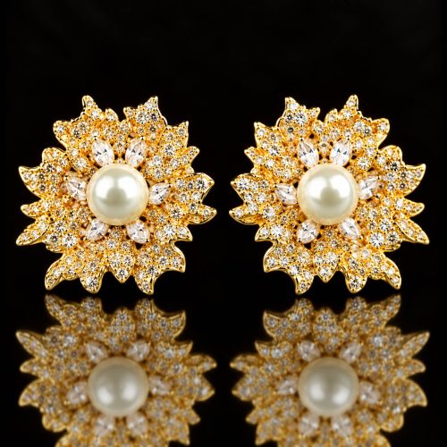 Model Golden Flower zilveren oorringen geel goud verguld gezet met cubic zirconia en parel