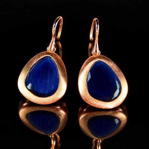 Zilveren oorringen oorbellen roos goud verguld Model Playfull Colors gezet met donkerblauwe steen