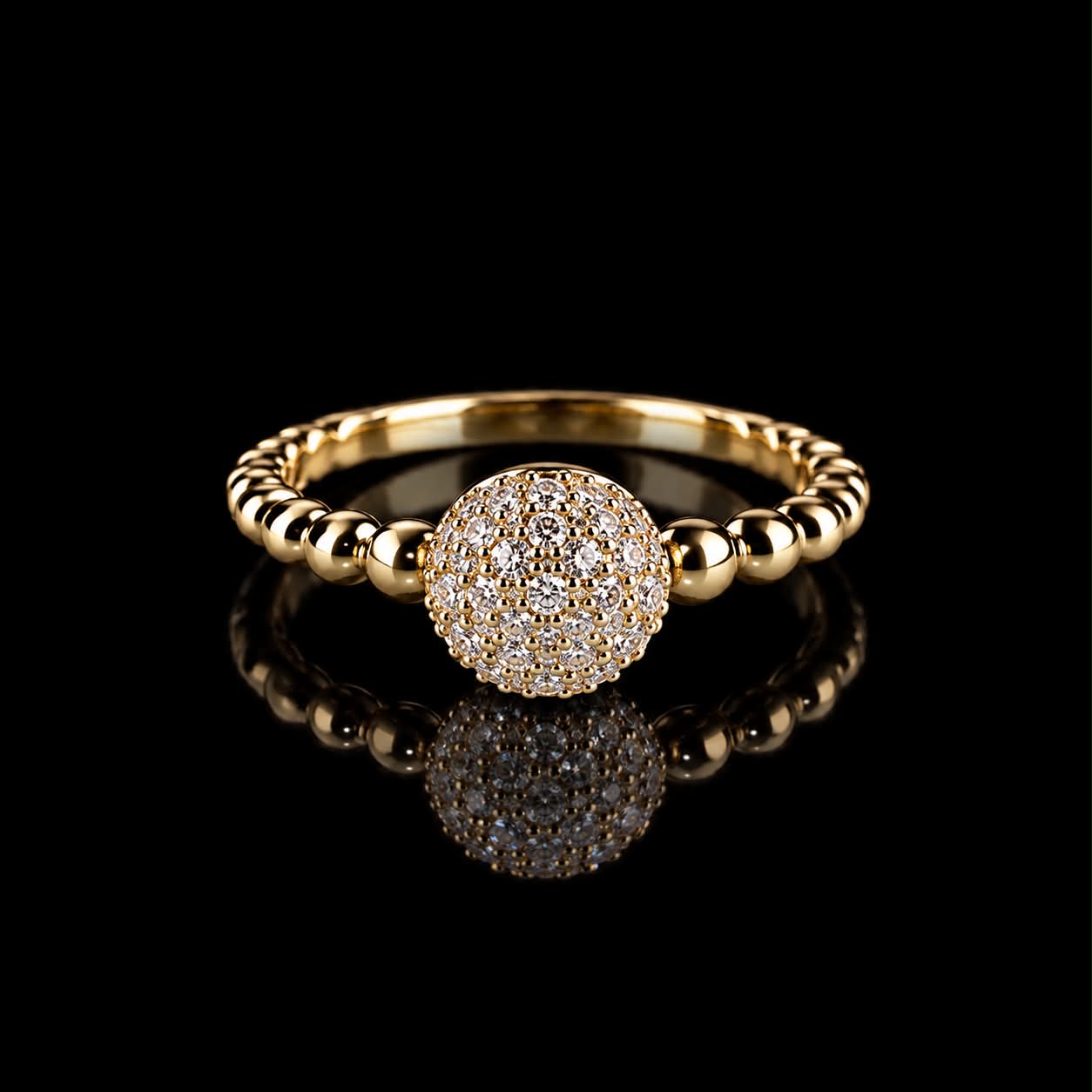 ring in roos goud gezet met diamant