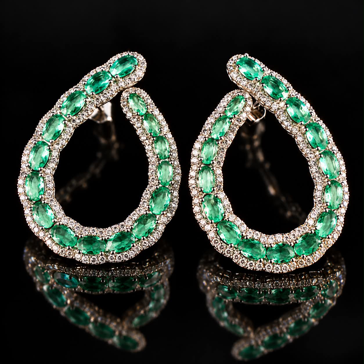 Grote zilveren oorringen groene sten en cubic zirconia
