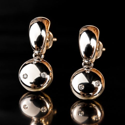 oorringen in wit goud gezet met diamant
