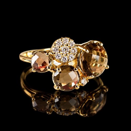 Ring in geel goud gezet met rookkwarts en diamant