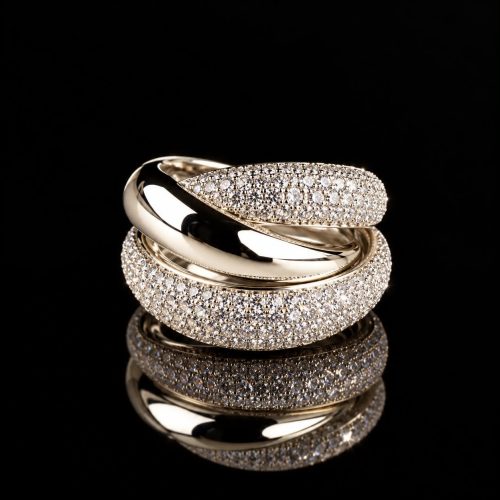 Brede ring in zilver gezet met cubic zirkonia