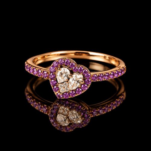 Ring in roos goud gezet met roze saffier en diamant