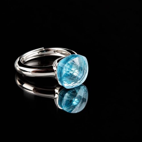 Ring in zilver model pomellato licht blauwe steen