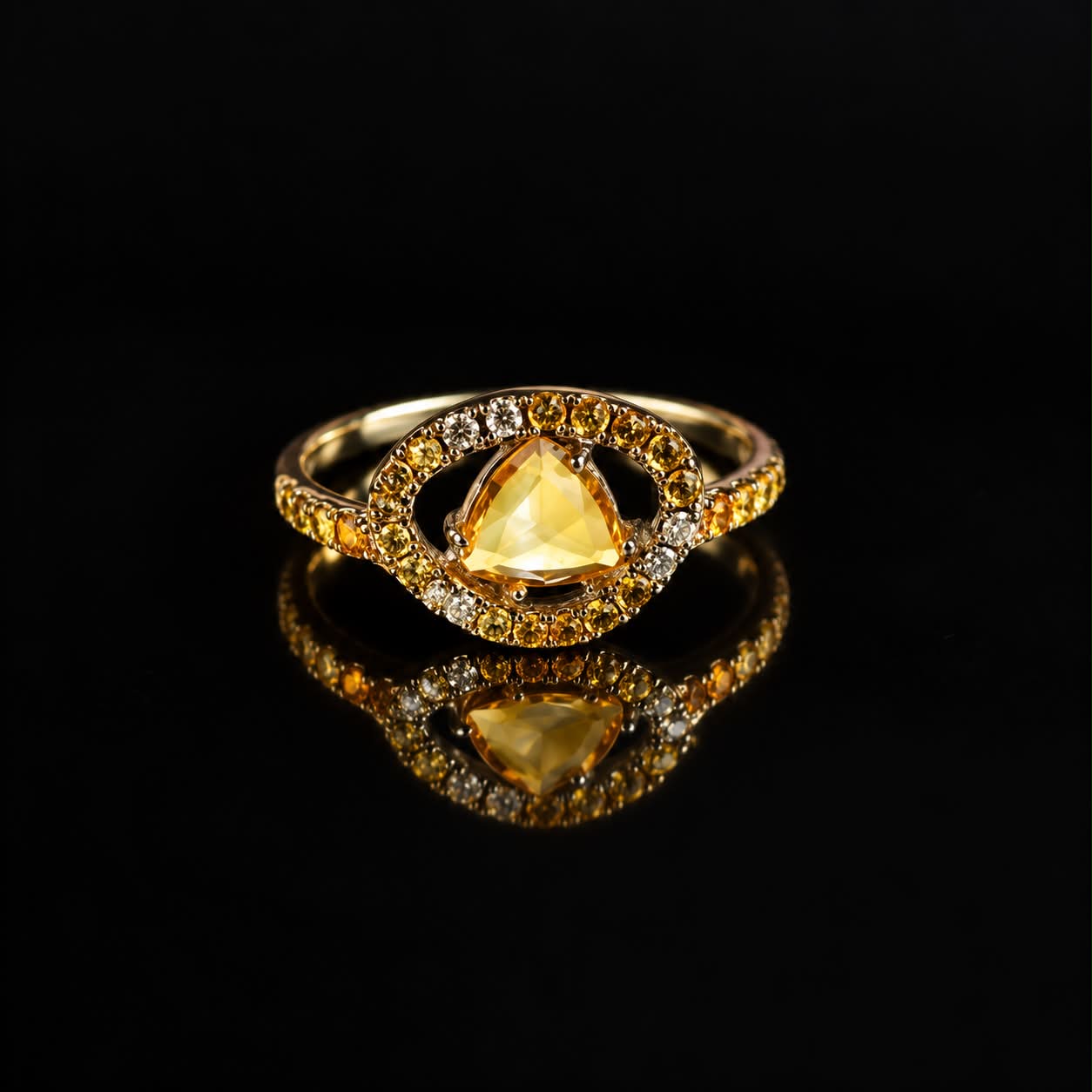Ring in wit goud gezet met bruine diamant en citrien