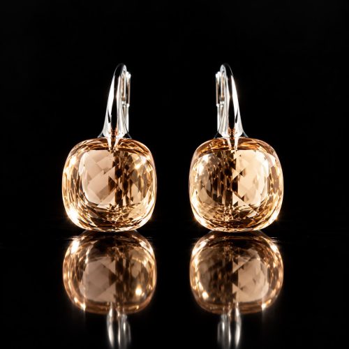 Zilveren oorringen oorbellen model pomellato beige roze steen